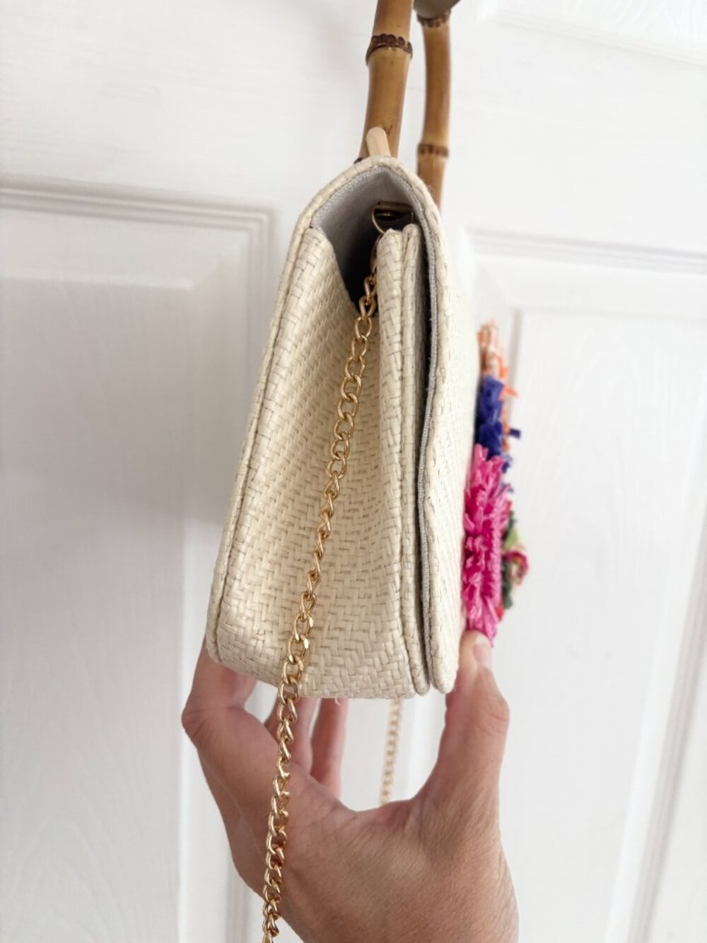 NWT HAUTE HIPPIE Woven Straw Small Hand Bag Bamboo Handle Floral Appliques - Picture 4 of 11